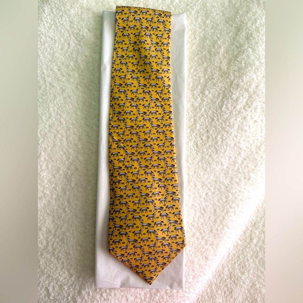 Hermes Yellow miniture horse Pattern Tie